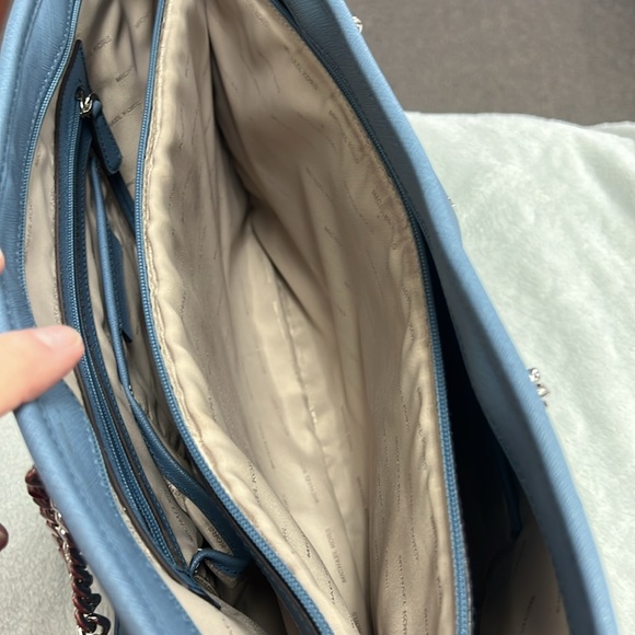 Michael Kors Large Tote - Picture 9 of 10